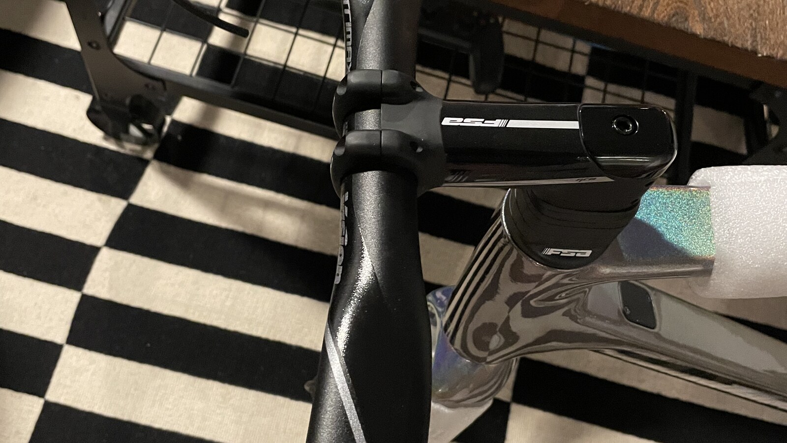 The separate handlebar and stem that arrived on Chris's new bicycle in Williamsburg
